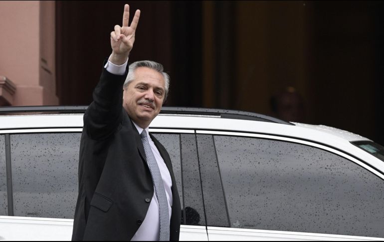 Al término de la noche del domingo se habían contabilizado 96.22 por ciento de las urnas y el principal candidato opositor sumaba 48.03 por ciento de los votos a su favor. AFP / J. Mabromata