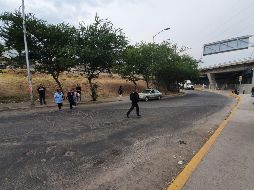 Mientras la Secretaría de Hacienda libera los recursos del Fondo Metropolitano, el Gobierno estatal iniciará el martes de la próxima semana los trabajos de repavimentación con concreto hidráulico en tres tramos del Periférico. EL INFORMADOR / ARCHIVO