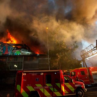 Protestas en Chile acaban con un incendio en el centro de Santiago