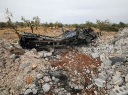 Los escombros marcan el sitio donde presuntamente se escondía el líder Abu Bakr al-Baghdadi, en las orillas de la pequeña aldea siria de Barisha, ubicada al noroeste de Idlwb. AFP/O. Hal Kadour