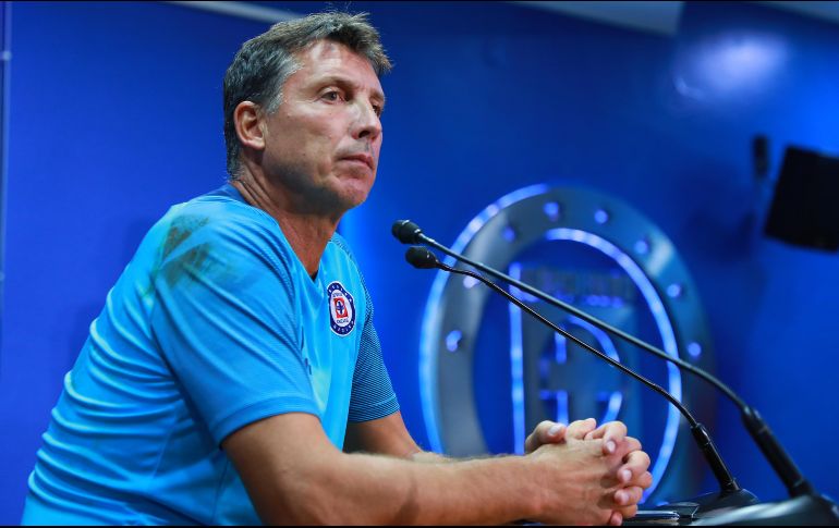 ''Todo lo que es negativo afecta, la violencia, el racismo, todo lo que no genere fiesta, diversión para que vaya una familia, mujeres, por supuesto que es negativo y daña la imagen'', sentenció el estratega. IMAGO7