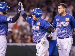 El equipo de Jalisco se quedó con la serie en casa dos juegos por uno, y se mantiene en la pelea palmo a palmo con los Tomateros de Culiacán. TWITTER / @charrosbeisbol