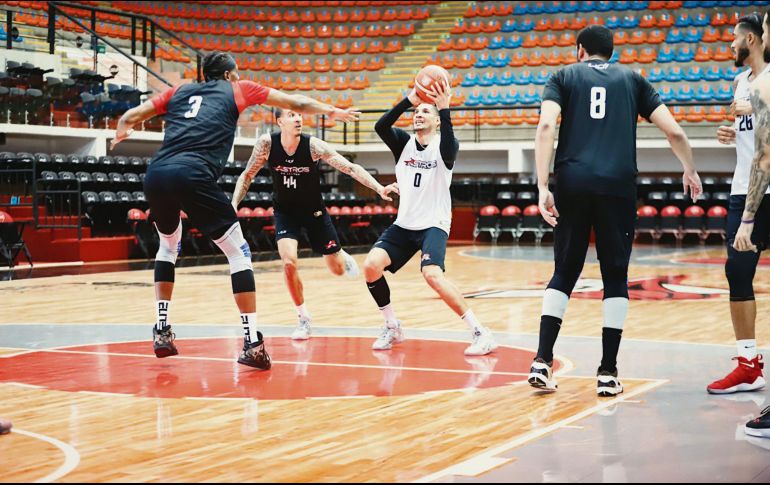 Los jaliscienses afinan detalles para su compromiso ante Puebla. @astrosjalisco