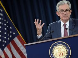 El presidente de la Reserva Federal de EU, Jerome Powell ofreció una conferencia de prensa en Washington para dar a conocer la decisión de reducir la tasa de interés. AFP / E. Baradat