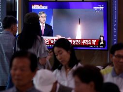 Aunque el líder Kim Jong-un no presenció el disparo de manera directa, fue informado al respecto por las autoridades y se mostró complacido con los resultados. EFE/J. Heon-Kyun
