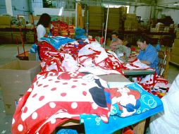 Fábrica de Hilasal en El Salto. La productora de toallas y batas se quedó sin dinero  . EL INFORMADOR/Archivo