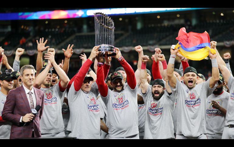 La serie promedió 13.91 millones de espectadores, según Nielsen el jueves, 1.3% menos que los 14.1 millones que vieron el triunfo del año pasado de Boston sobre los Dodgers de Los Ángeles. AFP / ARCHIVO