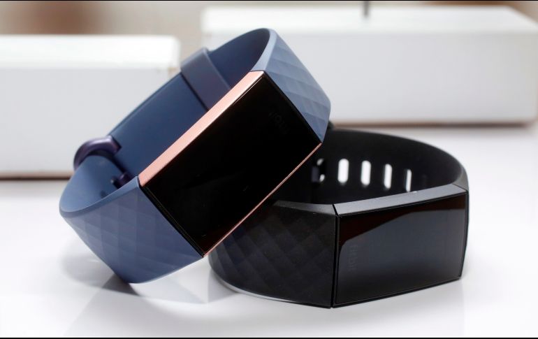 Fitbit ha vendido más de 100 millones de sus pulseras de medición en todo el mundo, y en la actualidad cuenta con 28 millones de usuarios activos. AP / R. Drew