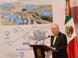 Javier Jiménez Espriú, secretario de Comunicaciones y Transportes, durante el Informe de arranque del Viaducto elevado Santa Catarina en Nuevo León. SUN