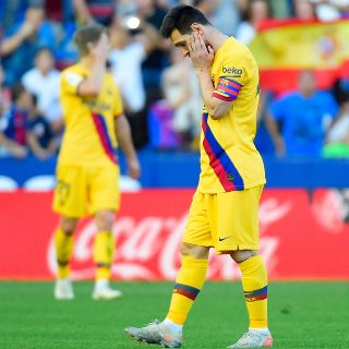 Levante golea al Barcelona, que deja en el aire el liderato