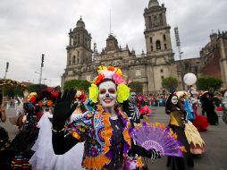 Los contingentes pasaron por la Estela de Luz, la Diana Cazadora, el Ángel de la Independencia, la Glorieta de Colón, la Glorieta de El Caballito y el Hemiciclo a Juárez. SUN/G. Espinosa