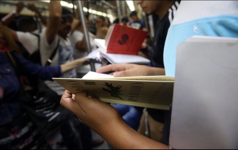 De acuerdo con especialistas, hay nuevos patrones de consumo en los cuales se mezcla la tecnología, el comercio electrónico y el libro impreso. EL INFORMADOR  / ARCHIVO