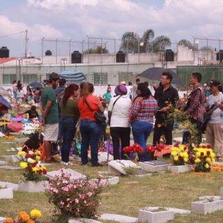 Cerca de 700 mil personas visitaron panteones de la ZMG este fin de semana