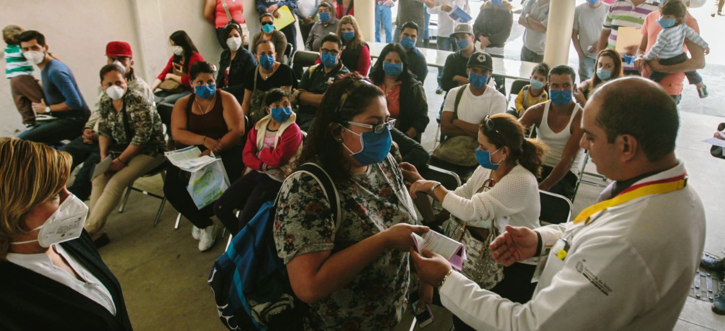 La exposición a personas con la enfermedad es un foco de contagio para pacientes en centros hospitalarios. EL INFORMADOR / F. Atilano