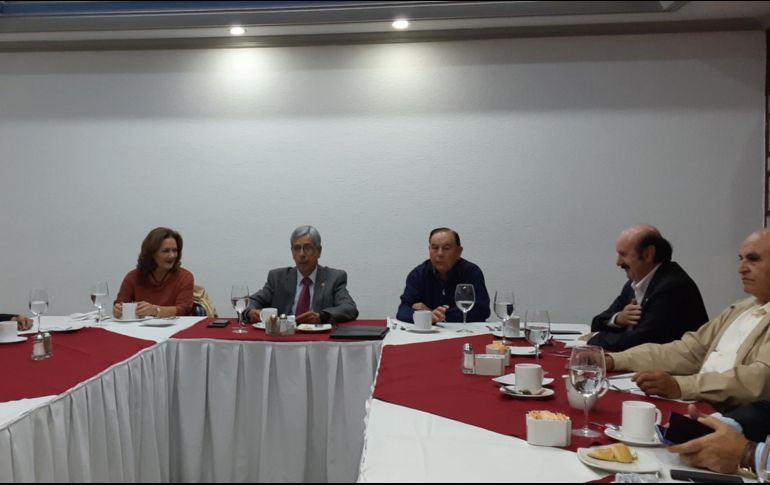 Las cinco personalidades elegidas serán galardonadas es una cena de gala el siete de noviembre en Expo Guadalajara. TWITTER/amexegdl