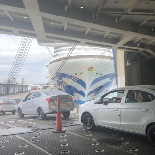 Cae 8.9% venta de autos en octubre, el volumen más bajo en un lustro