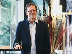 Estuvo en nuestra ciudad para presentar su nuevo libro “Las leyes de la naturaleza humana”. EL INFORMADOR / E. Barrera