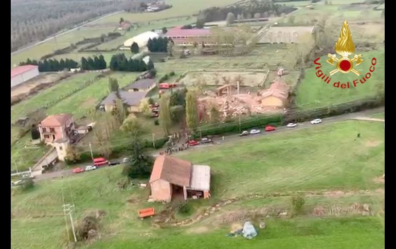 Vista aérea donde se ven los escombros del edificio que explotó en Quargnento. AFP/Vigili del Fuoco