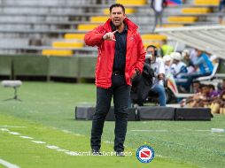 El argentino Davobe actualmente dirige a Argentinos Juniors. TWITTER / @AAAJoficial