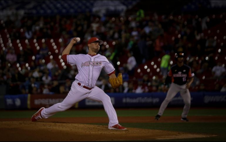 El equipo azteca se combinó con buenas actuaciones en la lomita y en la caja de bateo para vencer de manera contundente a los holandeses. EL INFORMADOR / F. Atilano