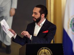 Bukele sostuvo que no solo expulsó a los representantes de Maduro, sino que invitó a su país a los delegados del líder opositor Juan Guaidó. EFE/Archivo