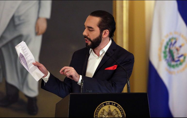 Bukele sostuvo que no solo expulsó a los representantes de Maduro, sino que invitó a su país a los delegados del líder opositor Juan Guaidó. EFE/Archivo