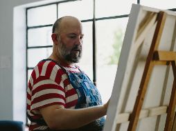 Antonio de La Muela se alista para inaugurar su nueva exposición. CORTESÍA