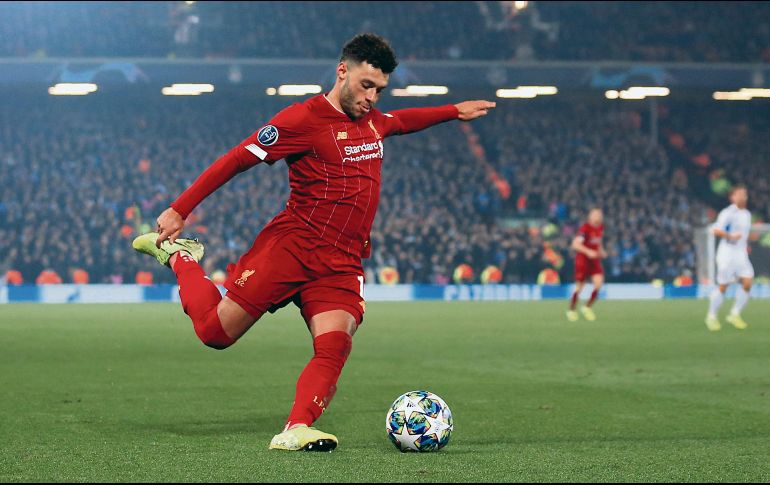 Alex Oxlade-Chamberlain le dio el gol del triunfo al Liverpool. AP