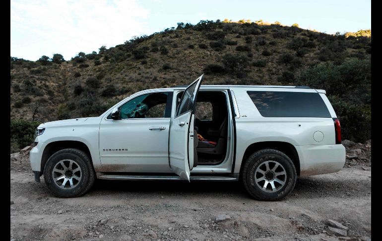 Impactos de bala se observan en la unidad. AFP/H. Martínez