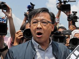 La policía arrestó al atacante bajo los cargos de asalto y lesiones personales. Cuando era sometido, el joven llamó a Junius Ho 