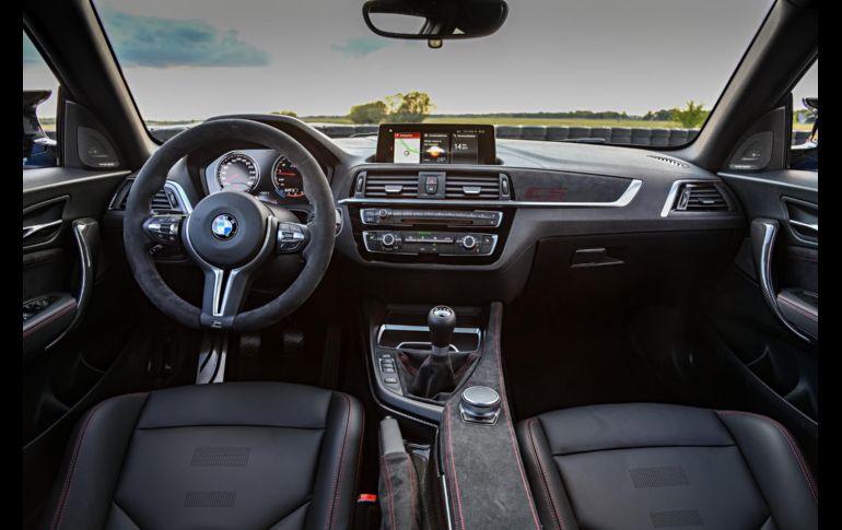 BMW M2 CS y su explosividad en tres pedales