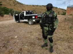 Tras la masacre de nueve integrantes de la familia LeBaron en el estado de Sonora, diversas corporaciones policiacas y la Guardia Nacional resguardan las inmediaciones donde ocurrieron los hechos. NTX / J. Lira
