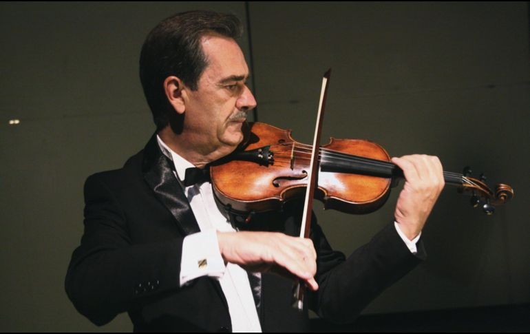 El director de la Orquesta Higinio Ruvalcaba mostrará su talento con el violín. CORTESÍA
