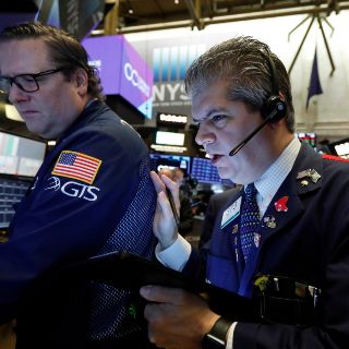 Bolsa de Nueva York opera con números rojos