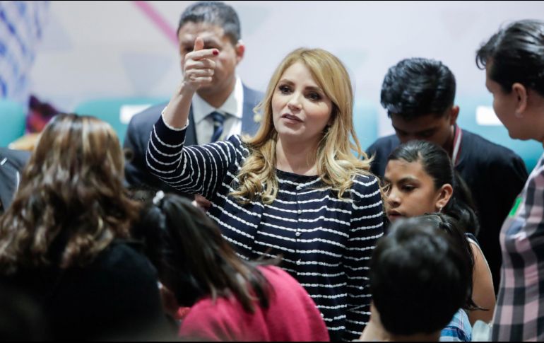 José Alberto Castro asegura que mantendrá una relación cordial con Angélica Rivera (imagen), pues es la madre de sus tres hijas. SUN/ARCHIVO