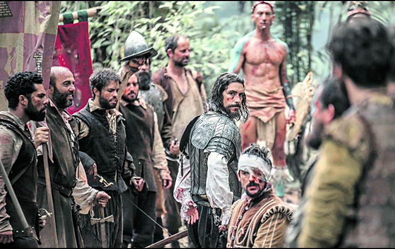 Óscar Jaenada. El actor español interpreta al personaje de “Hernán” (al centro). CORTESÍA
