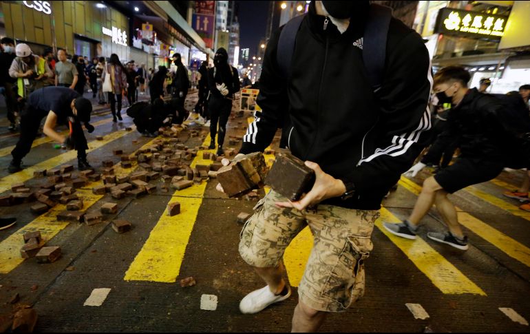 El territorio semiautónomo chino lleva seis meses de protestas, iniciadas por una propuesta para modificar la ley de extradiciones. AP / D. Alangkara