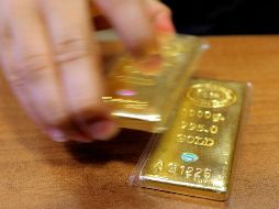En lo que va de año, el oro sube el 30.7 % ante la debilidad del dólar y la caída en los intereses de la deuda. EFE/ARCHIVO