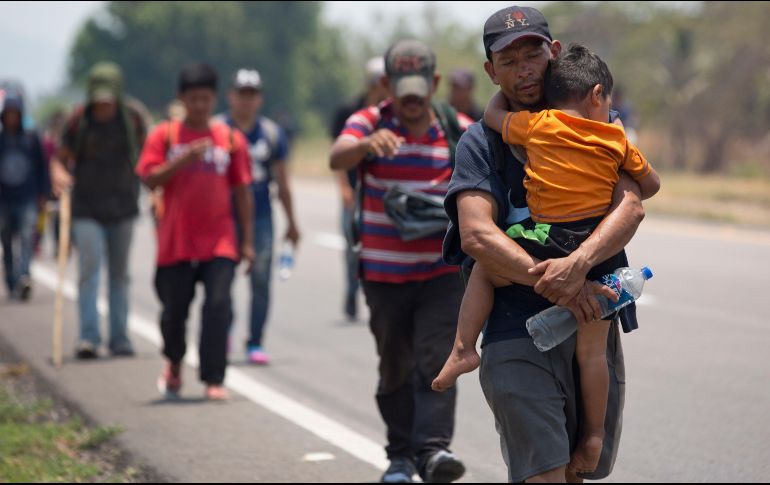 Cabe recordar que la Caravana del Migrante saldrá de Laredo a Jalpan el próximo 17 de diciembre, con la participación esperada de entre mil 500 y dos mil paisanos viajando en unas 500 unidades. AP / ARCHIVO