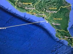 Una fotografía que acompaña el texto de la Embajada estadounidense muestra el punto de impacto. TWITTER@USEmbassySV