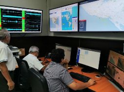 Tras la alerta inicial, el Ministerio de Medio Ambiente salvadoreño dijo que técnicos verificaban la información de los mareógrafos y boyas en la cuenca del Pacífico. TWITTER@MedioAmbienteSV