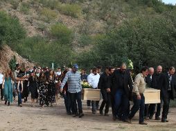 Familiares y amigos despidieron a Dawna, Trevor y Rogan el pasado 7 de noviembre en La Mora, en el municipio de Bavispe, Sonora. EFE/ARCHIVO