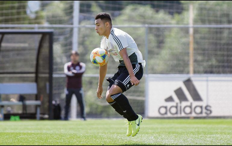 El jugador de los Zorros dejó la concentración de la Selección mexicana. IMAGO7