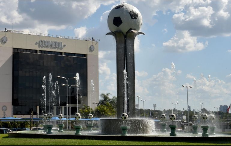 Los ex directivos quedarán fuera de participar en cualquier actividad relacionada con el futbol. AFP / ARCHIVO
