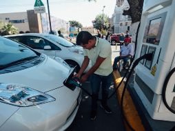 El consumo de gasolina para coches, que ahora absorbe un cuarto del petróleo que sale al mercado, tocará techo a partir de la década de 2020, según la Agencia Internacional de la Energía. EL INFORMADOR / ARCHIVO