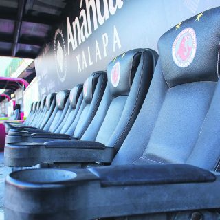 Sangran los banquillos