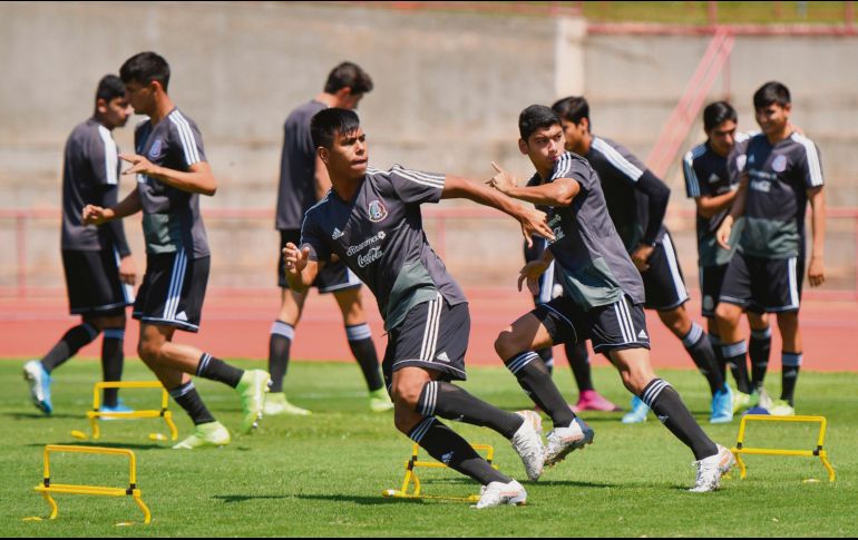 Ayer los juveniles mexicanos cerraron su preparación para el partido de hoy contra los tulipanes. IMAGO7