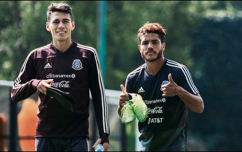 “Jona” (derecha) finalmente no viajó con el cuadro tricolor. IMAGO7