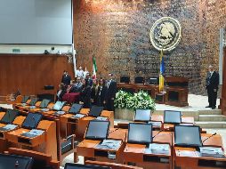El homenaje se realizó media hora antes de lo programado y estuvieron presentes los diputados Sofía García, Érika Pérez, Héctor Pizano, entre otros. EL INFORMADOR / R. Rivas
