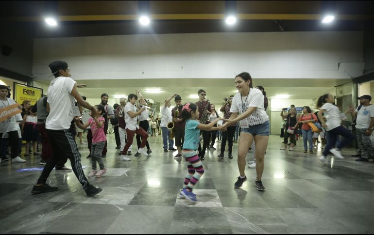 Las artes ayudan específicamente a los niños a controlar la ansiedad y la agresión, así como a incrementar su asistencia escolar y su autoestima. EL INFORMADOR / ARCHIVO